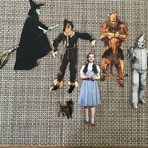 Wizard of Oz: magnet set, includes all characters, excellent condition